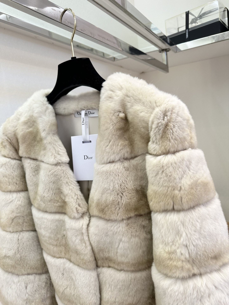 chr1st1an D10r outwear